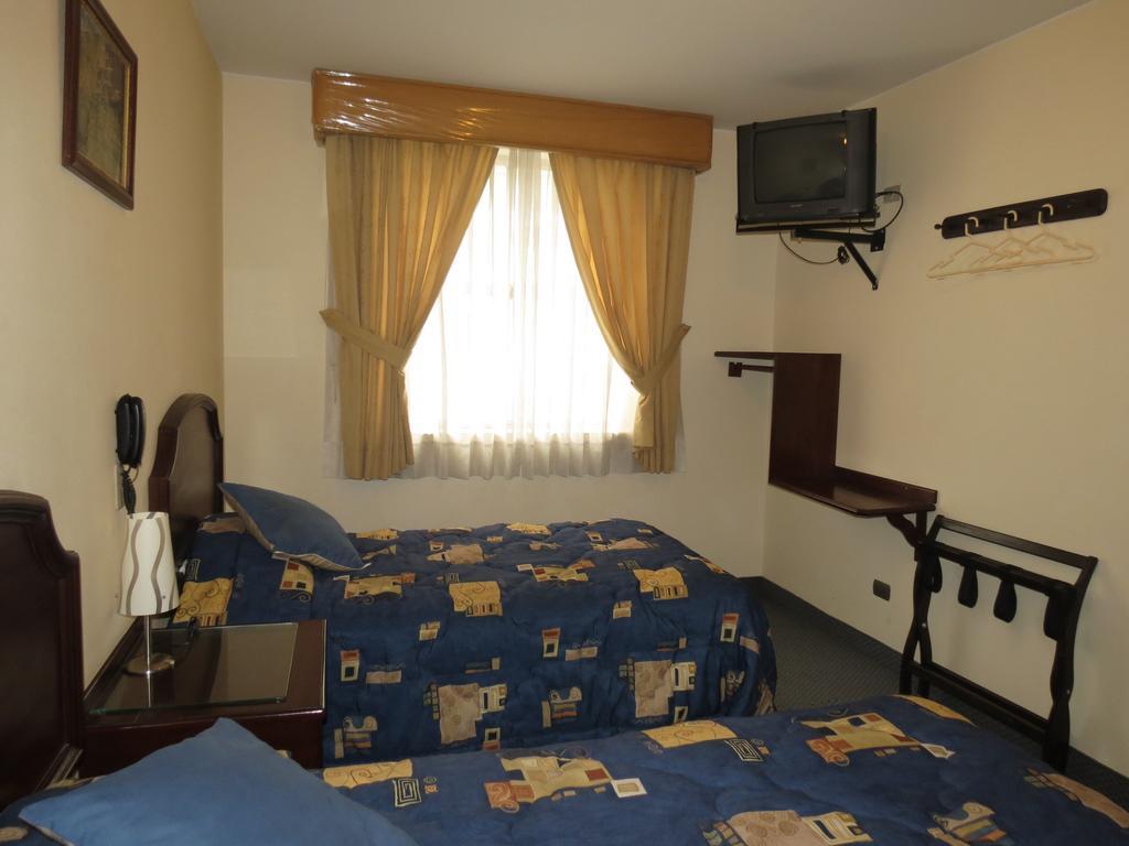 Hotel Plaza Mayor Лима Номер фото